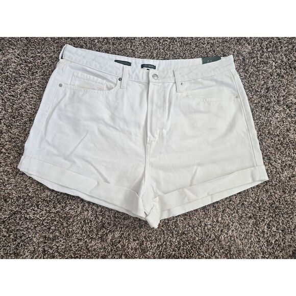 Wild Fable White Mom Shorts Size 18 – NWT High Rise 3” Inseam Plus Size Denim - Picture 1 of 10